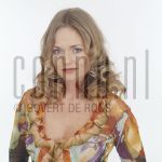 06-04-2000 Guusje Nederhorst at studio in Amsterdam, by order of Beaumonde Magazine. April 06, 2000.

[keywords]Posed, Eyecontact[/keywords]